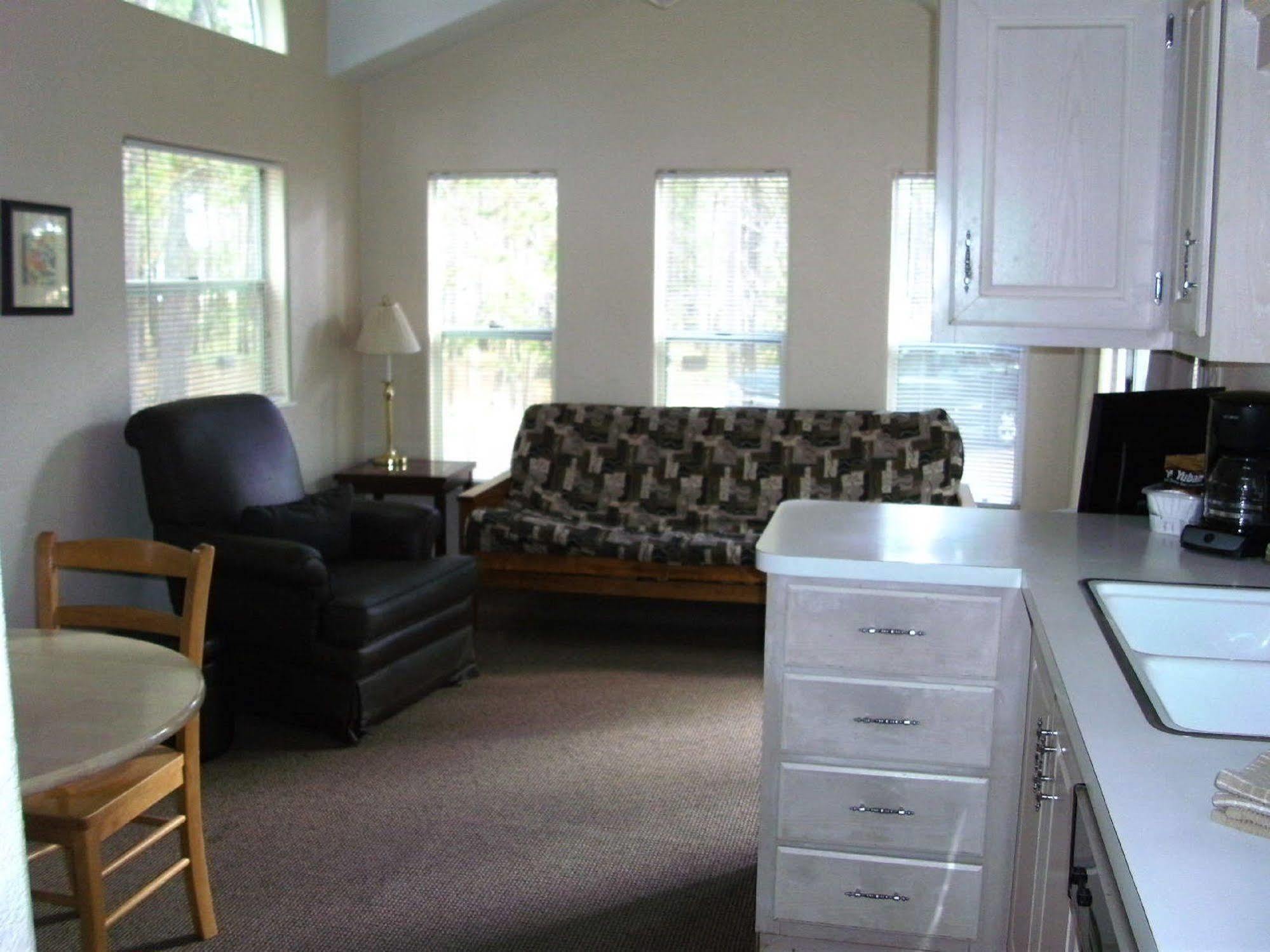 Bend-Sunriver Rv Campground Three Rivers Bagian luar foto