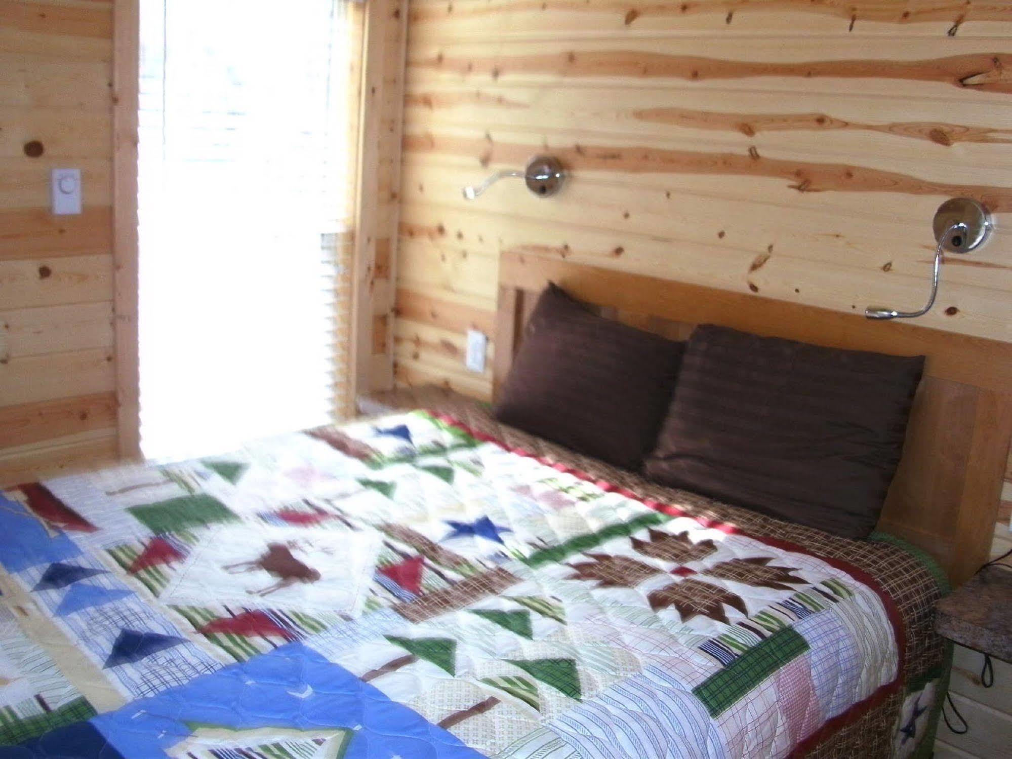 Bend-Sunriver Rv Campground Three Rivers Bagian luar foto